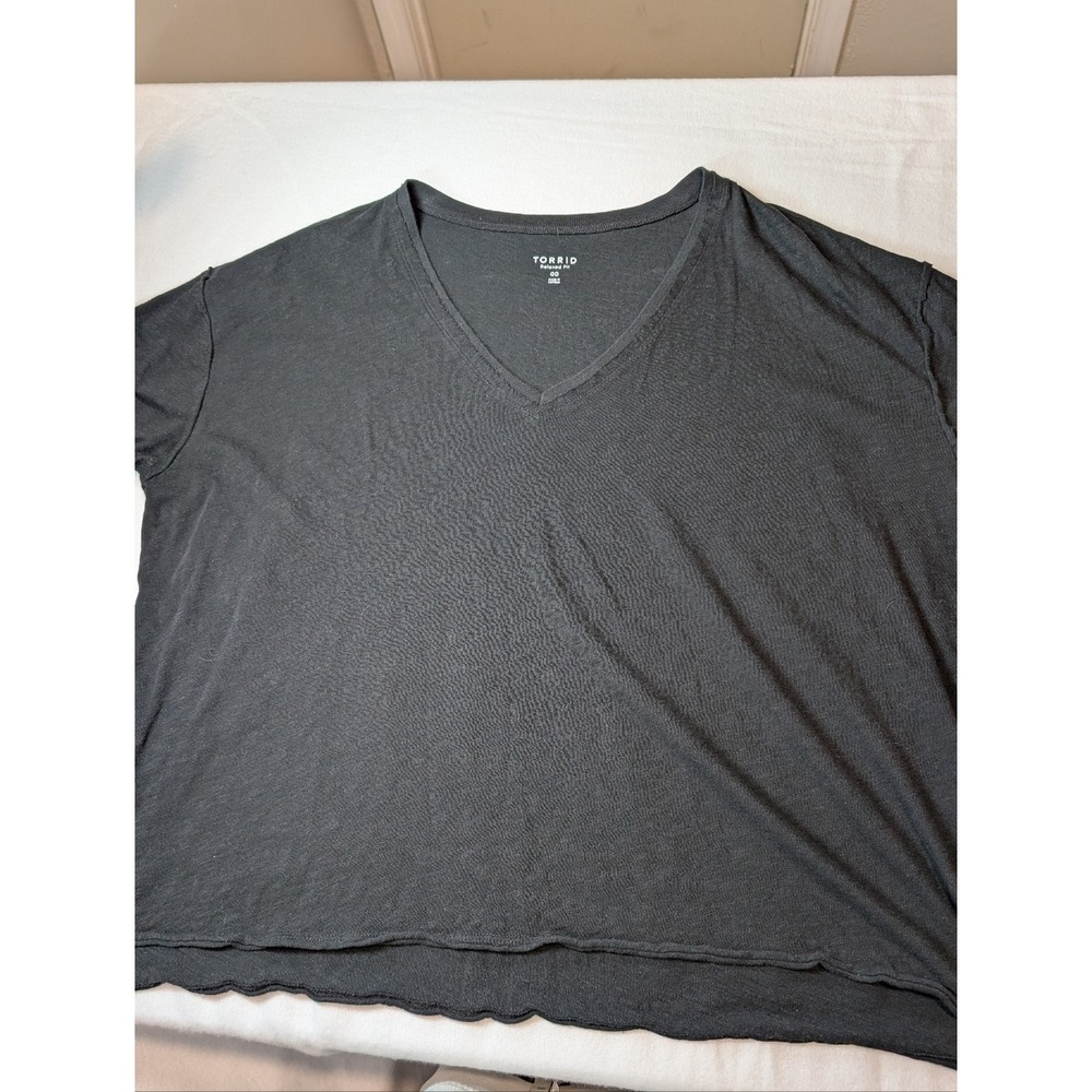 torrid‎ Black V-Neck Relaxed Tee